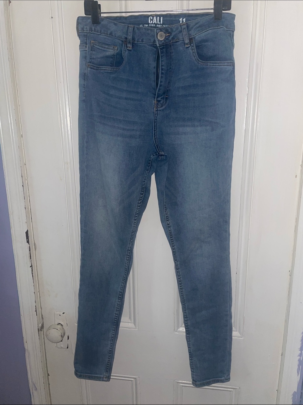 Cali High-Rise Light Blue Women’s Jeans